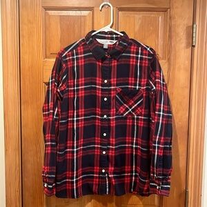 Old navy women’s classic plaid button down shirt size Xlarge .